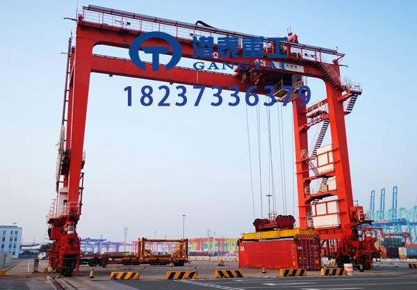 集裝箱門式起重機(jī)的吊具防搖系統(tǒng)是如何減少集裝箱擺動(dòng)的